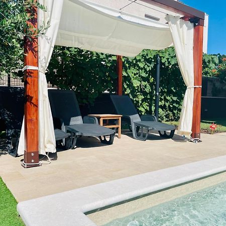 Boutique Apartment With Private Pool For Your Exclusive Use Новиград Экстерьер фото